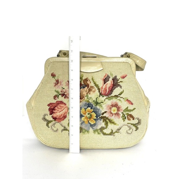 Vintage 50\'s Needlepoint Floral Purse Handbag Pockets Coin Purse Beige